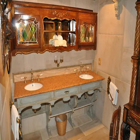 Hotel Chateau La Vignette Haute